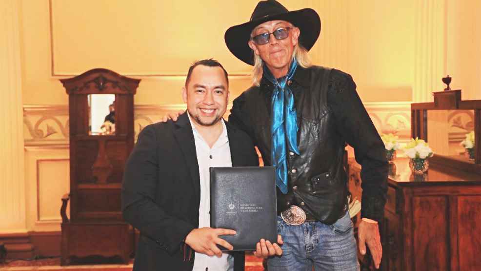 De Texas a El Salvador: beef, bitcoin y hermandad. Texas Slim y el equipo MAG construyen soberanía alimentaria. Foto: @beefinitiative