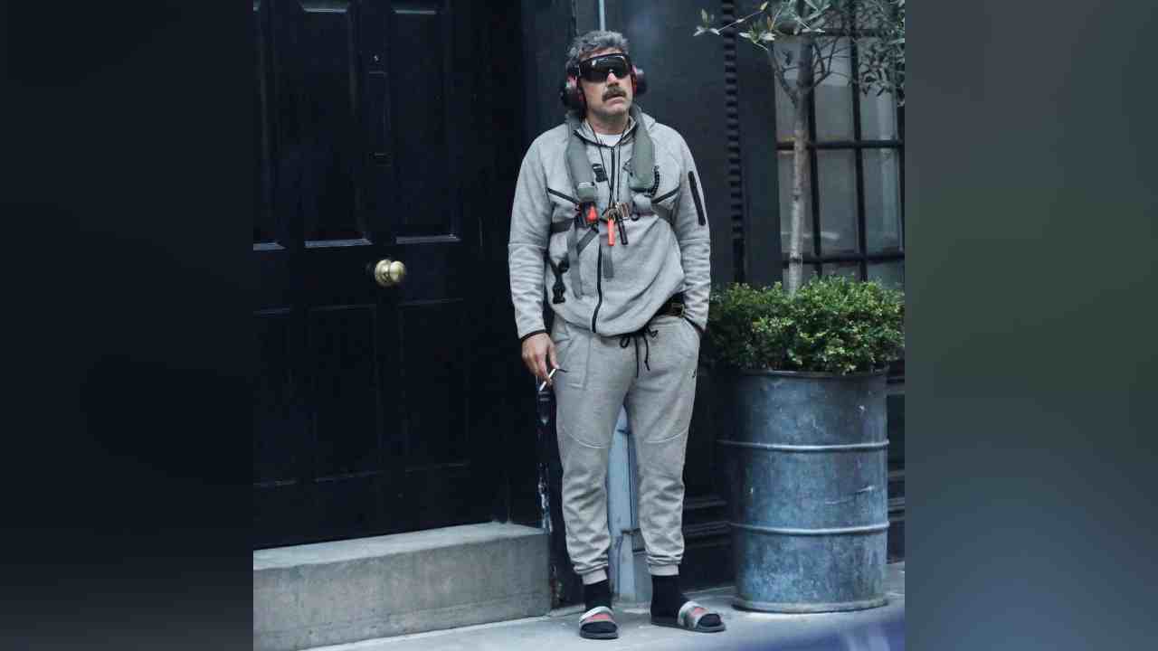 Maduro, con su icónico chándal Nike, a bordo del USS Iwo Jima. La foto que inspiró miles de memes y agotó tallas en todo el mundo. Crédito: Trump/Truth Social (robado por la cultura pop).