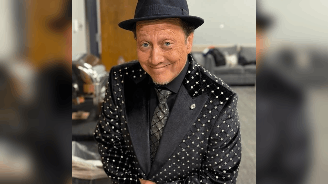 Rob Schneider ataca a Billie Eilish por su postura contra ICE, mientras enfrenta un divorcio por sus propias posturas radicales contra los latinos.