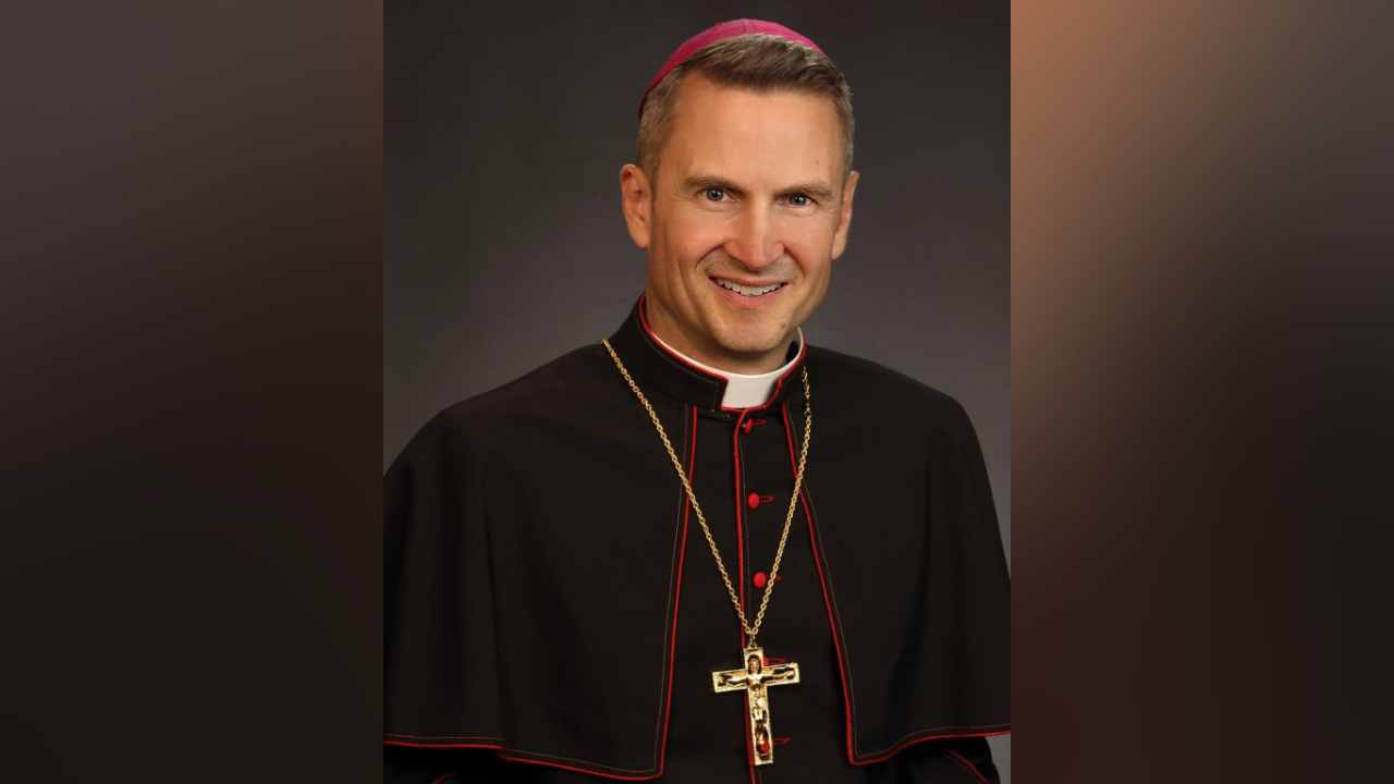 Monseñor Ronald A. Hicks durante su instalación como arzobispo de Nueva York, 6 de febrero de 2026. Su conexión con El Salvador sigue viva. Foto: Archdiocese of New York