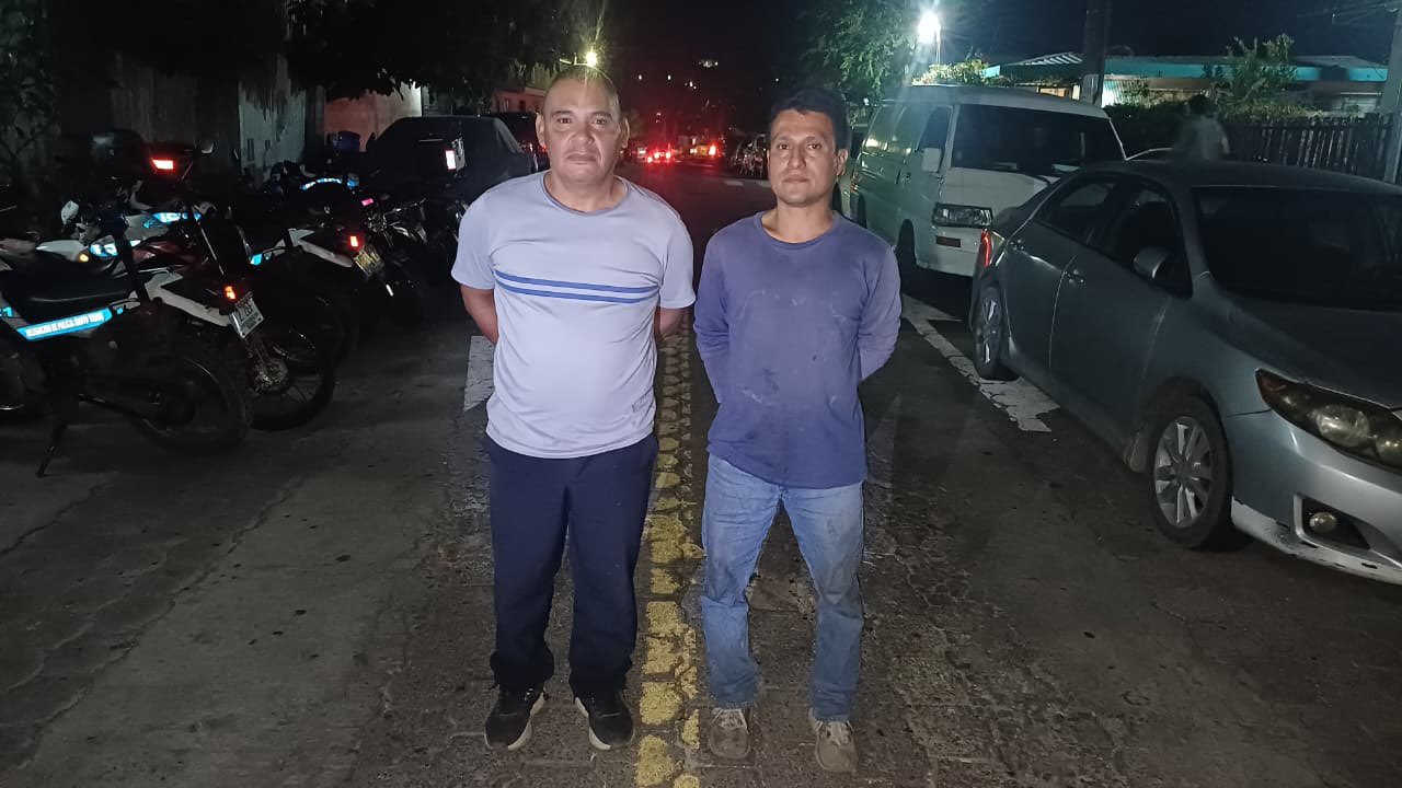 La Policía Nacional Civil (PNC) arrestó a un busero y un camionero tras una violenta pelea en la calle Alfonso Alballero, en San Marcos. El video del incidente se hizo viral en redes sociales. Foto: PNCSV.