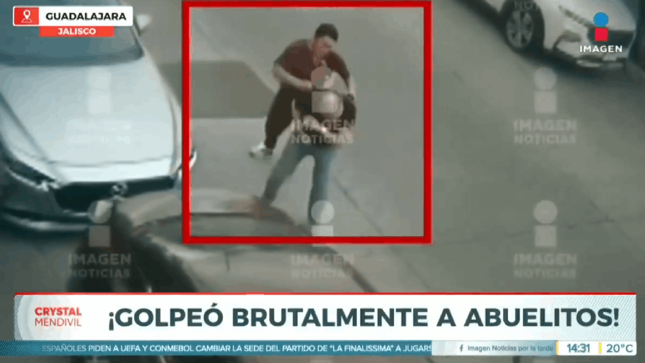 ¡Indignante! Un médico fue captado golpeando a una pareja de abuelitos tras un incidente vial en Guadalajara. Autoridades ya buscan al agresor.
