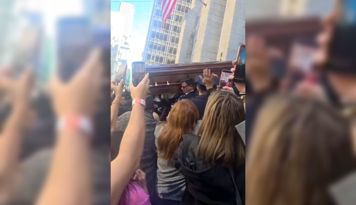 Músicos de Nueva York rindieron un emotivo tributo a Willie Colón frente a la Catedral de San Patricio. El video del adiós, con sus temas más icónicos, ya es tendencia global. Foto: Cortesía.