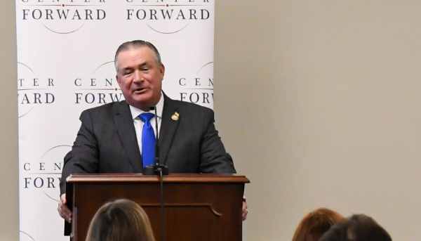 El representante de Nebraska, Don Bacon, manifestó su disposición para revisar la continuidad del TPS para El Salvador basándose en valores económicos. Archivo.