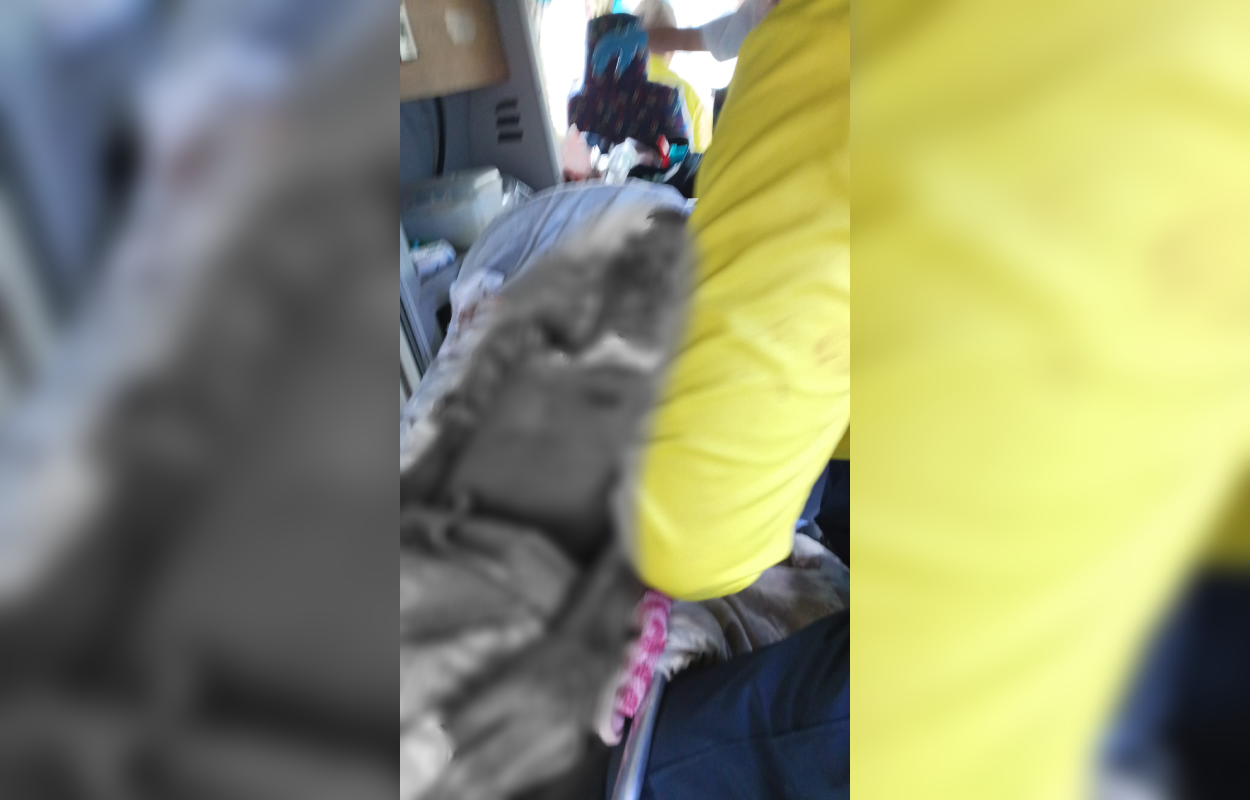 Un adolescente de 14 años sufrió graves quemaduras tras un estallido en un taller de pólvora en Jardines del Ranchador, Santa Ana. Autoridades investigan el caso. Foto: Comandos de Salvamento.