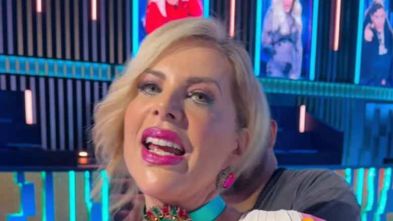 Lorena Herrera abandona la mansión tras ser la 12.ª ELIMINADA de LCDLF 6. Crédito: Telemundo (robado).