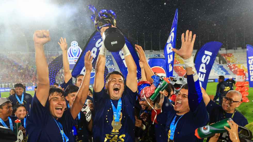 ¡FAS CAMPEÓN del Clausura 2026! 🏆 3-0 vs Águila en la final. Vigésimo título para el equipo santaneco. 🐯🇸🇻 Cortesía.