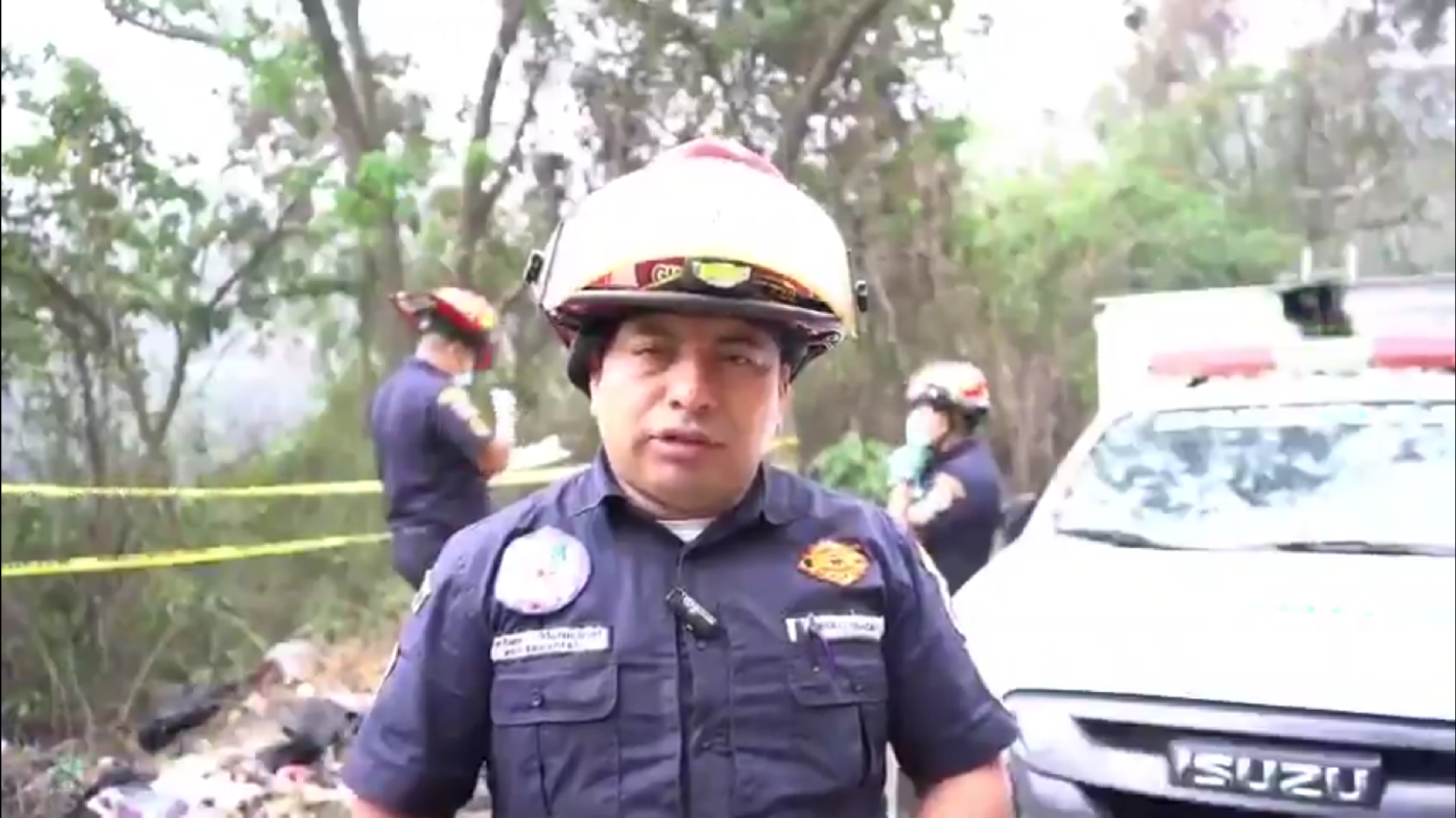 Un hallazgo escalofriante en San Miguel Dueñas, Sacatepéquez: cuatro cadáveres atados y en descomposición fueron localizados cerca de un vertedero. Las autoridades investigan. Foto: Bomberos Municipales Departamentales.
