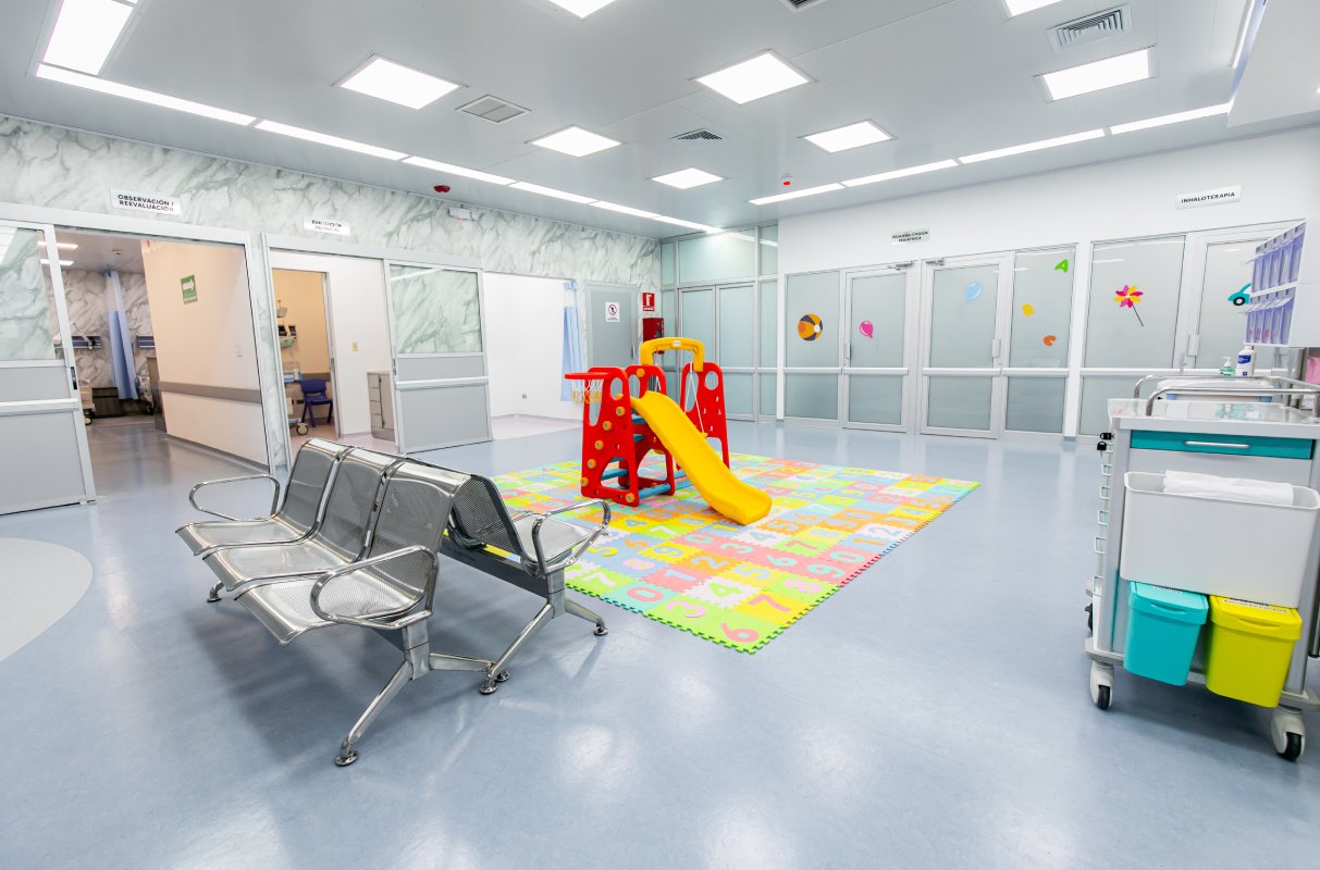 El MINSAL inauguró una nueva área de emergencia en el Hospital de Soyapango, con tecnología de vanguardia y una inversión de $7 millones del BID, para atender a más de 230,000 habitantes. Foto: MINSAL.