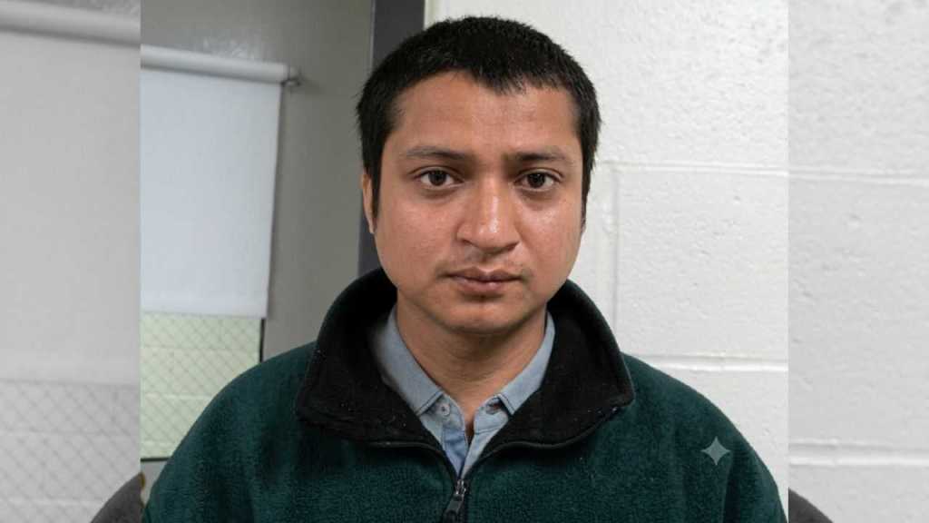 El prófugo salvadoreño El Chino fue arrestado por el equipo de fugitivos federales tras verificar su perfil criminal en la localidad de New Bedford. ICE