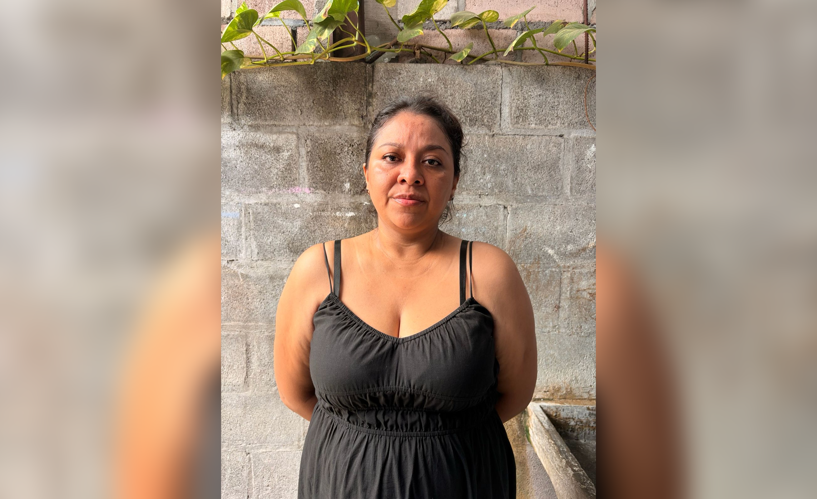 La FGR y la PNC desmantelaron una red de pornografía infantil en San Miguel Centro. Una mujer fue capturada y menores rescatados tras un allanamiento con decomiso de dispositivos. Foto: FGR.