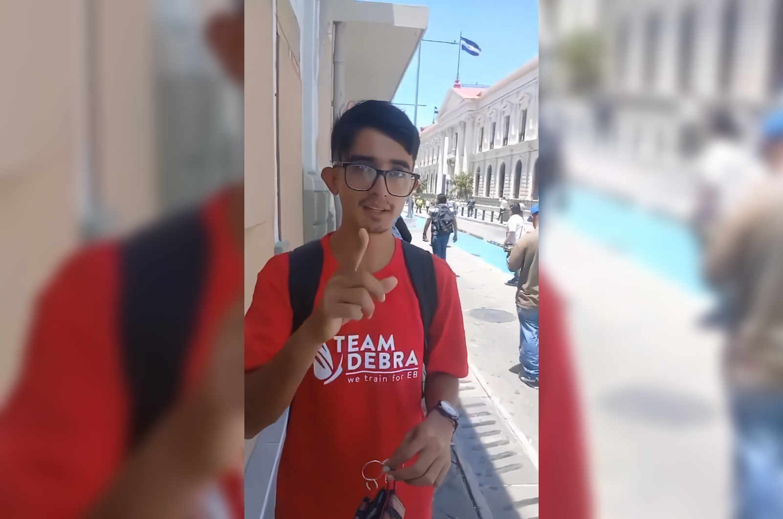 Un tiktoker guatemalteco agredió físicamente a un creador de contenido en el Parque Libertad. Usuarios exigen su deportación tras burlarse del incidente en redes sociales. Foto: Captura de pantalla.
