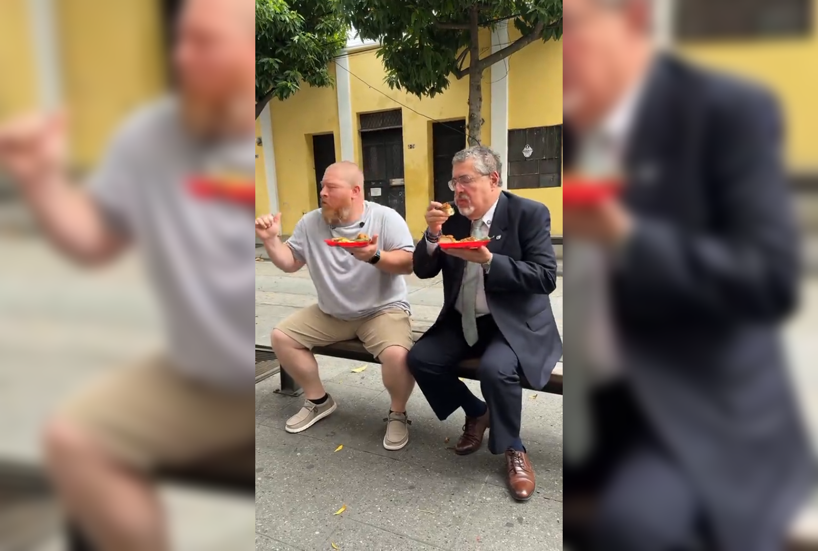 El mandatario Bernardo Arévalo compartió un video comiendo comida popular con un influencer en el Centro Histórico, desatando una división de opiniones en Guatemala. Foto: Captura de pantalla.