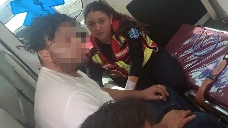 Equipos del SUEM y la Cruz Roja atienden a las víctimas alcanzadas por la descarga de un rayo en la zona montañosa de Toluca. Cortesía