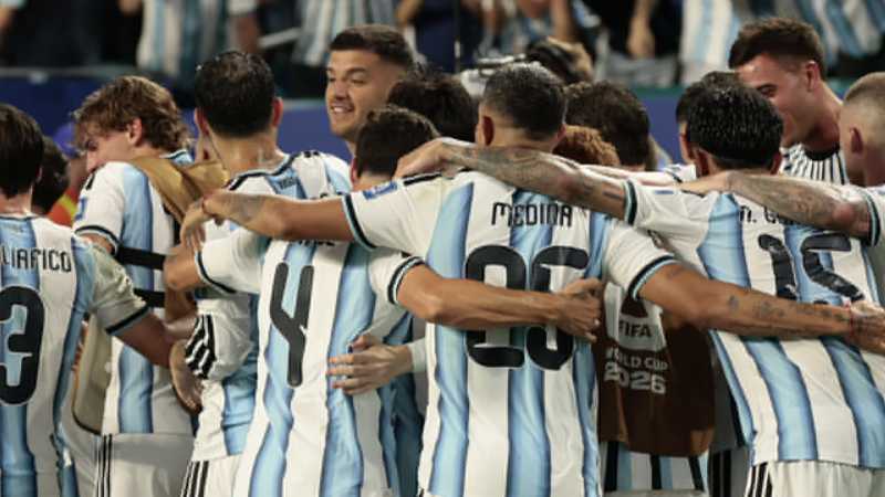 Messi celebra su gol, el primero de Argentina, en un partido que Cabo Verde transformó en épica con dos remontadas. Foto: Selección Argentina @Argentina / X