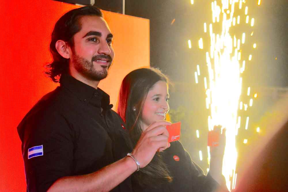 Pizza Hut introduce Gift Cards en El Salvador: una forma práctica y flexible de disfrutar sus productos.